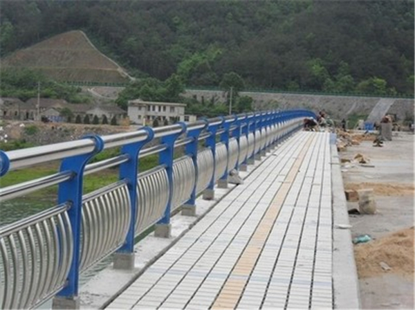北屯不锈钢桥梁护栏是一种什么材质的护栏